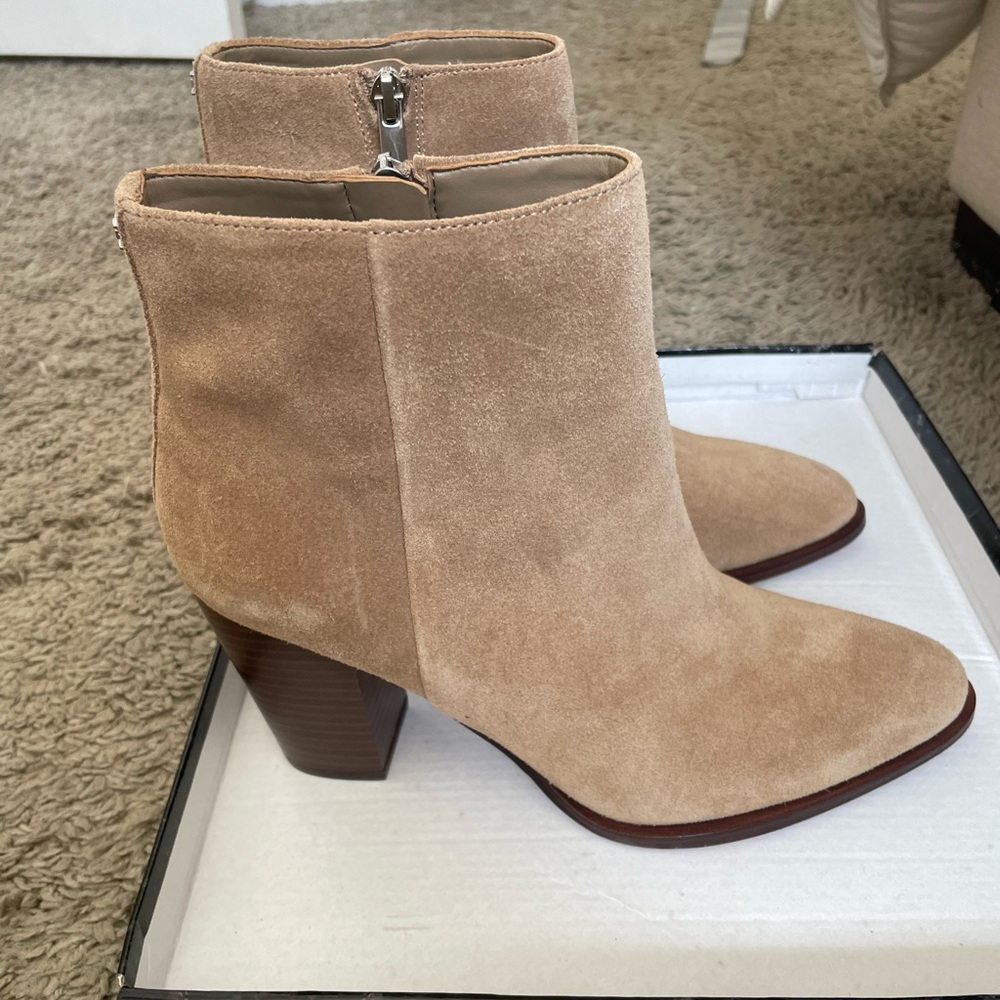 Sam Edelman Blake Bootie. Oatmeal Suede. Side 8